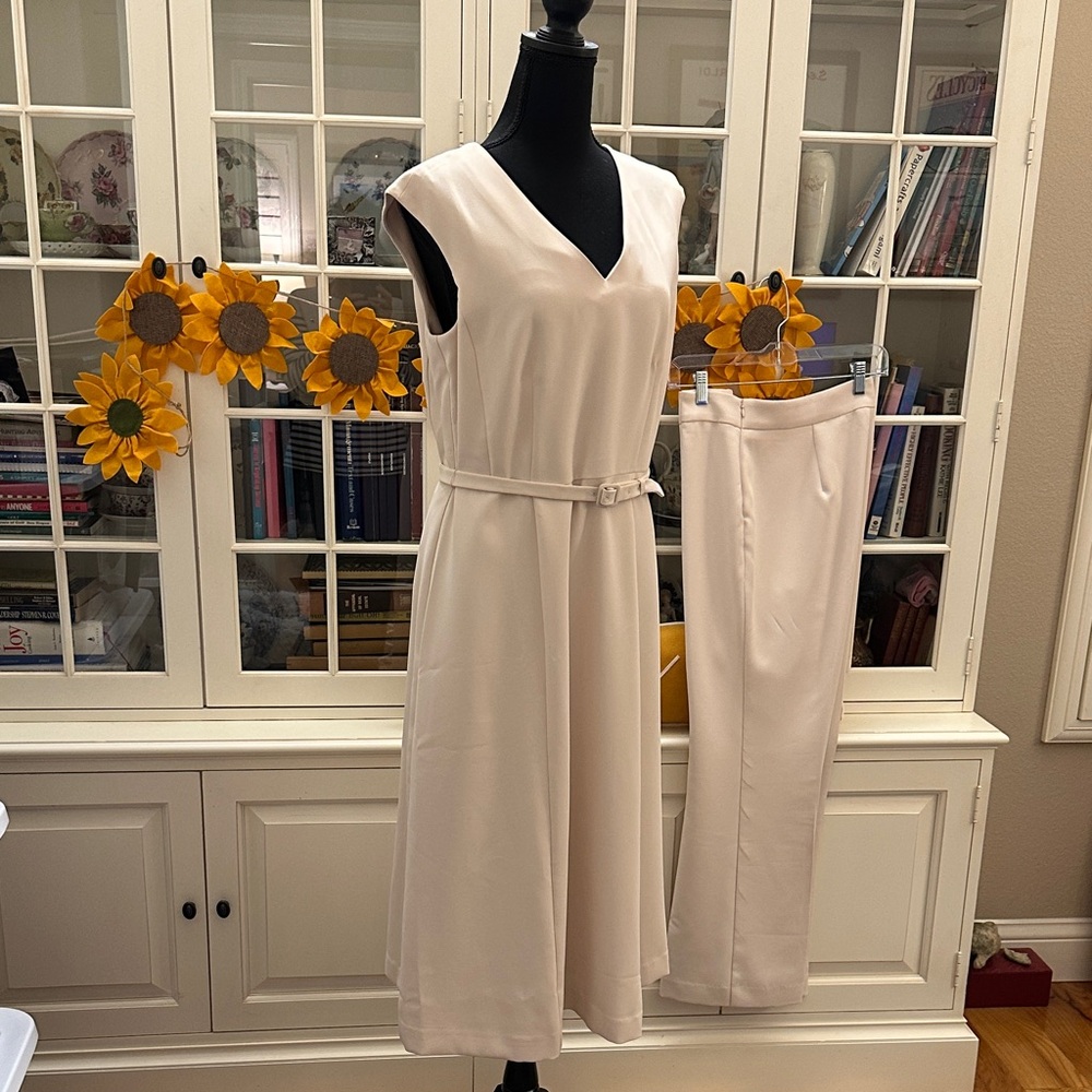 Ann Taylor Elegant three piece suit